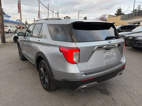 Used 2021 Ford Explorer Limited w/ Equipment Group 301A image 3