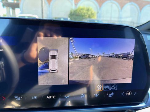 New 2026 Chevrolet Equinox EV LT image 32