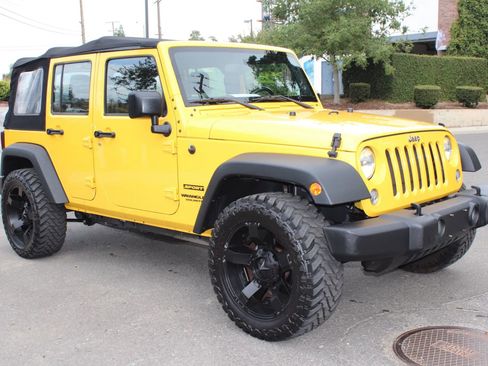 Used 2015 Jeep Wrangler Unlimited Sport w/ Connectivity Group image 7