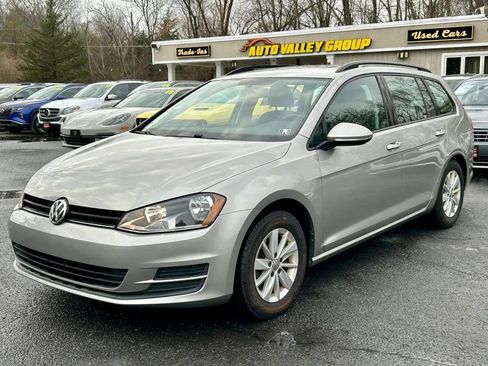 Used 2016 Volkswagen Golf S image 4
