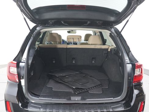 Used 2017 Subaru Outback 2.5i Premium AWD/4WD image 16