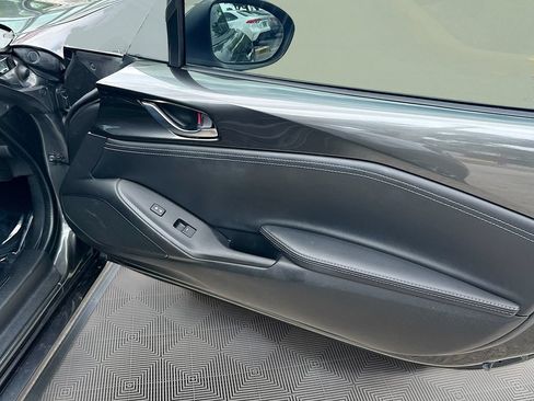 Used 2020 MAZDA MX-5 Miata Grand Touring RWD image 31
