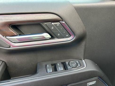 Used 2023 GMC Sierra 1500 SLT w/ SLT Convenience Package image 23