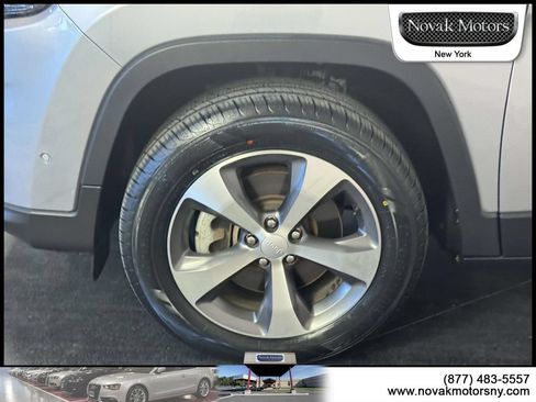 Used 2021 Jeep Cherokee Limited AWD/4WD image 4