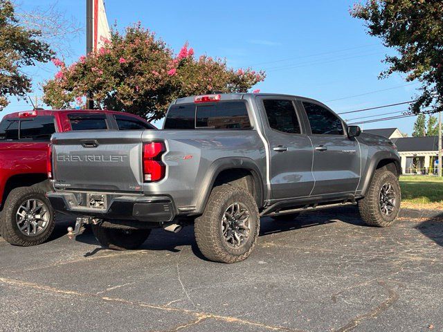 Used 2025 Chevrolet Colorado ZR2 w/ Technology Package AWD/4WD image 2