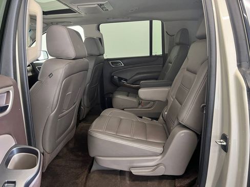 Used 2015 GMC Yukon XL Denali w/ Premium Package image 12