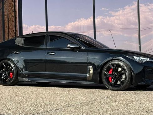 Used 2020 Kia Stinger GT1 RWD image 16