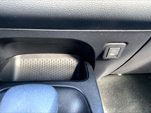 Used 2025 Toyota Corolla LE image 26