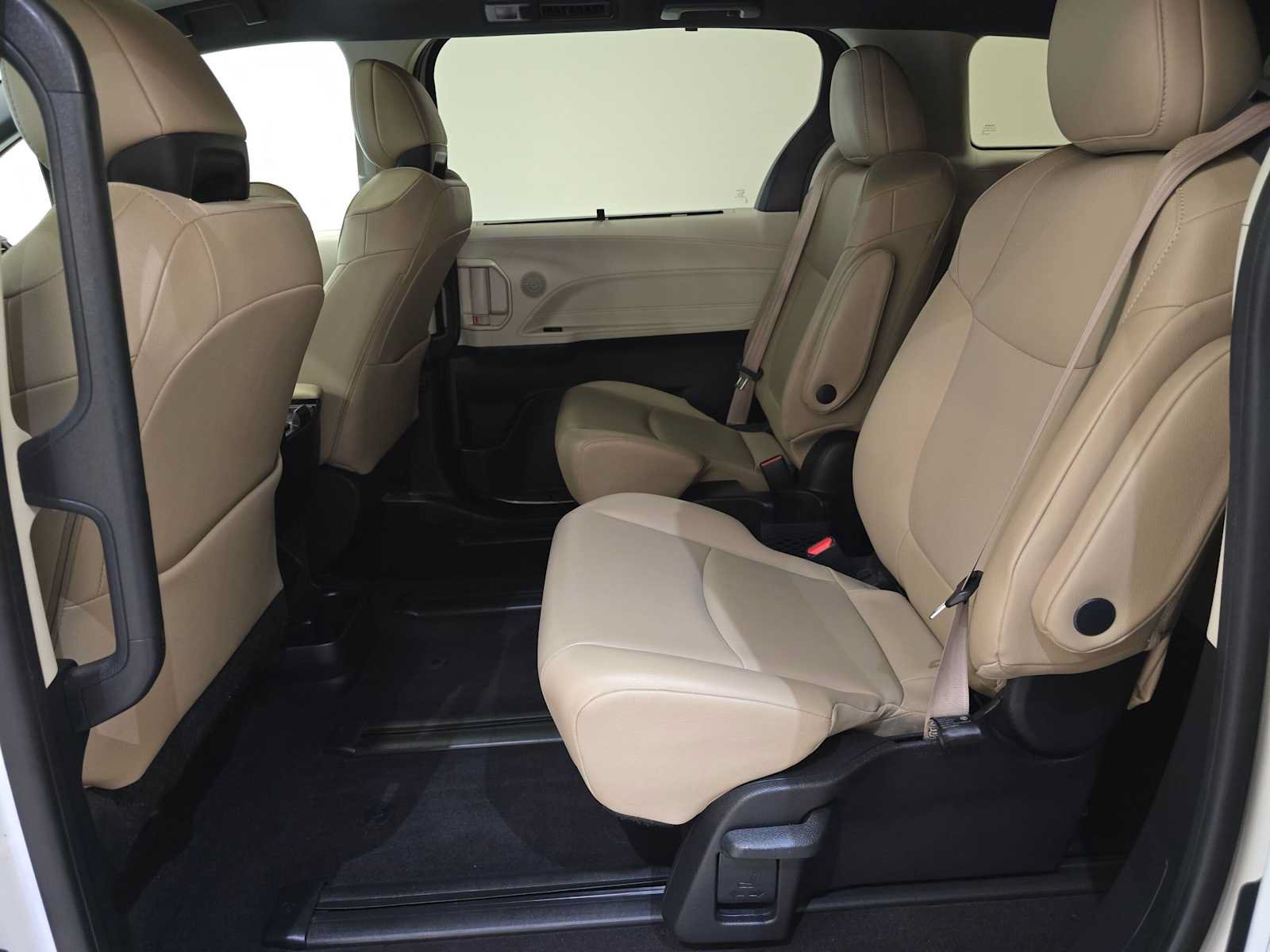 Certified 2021 Toyota Sienna XLE AWD/4WD image 23