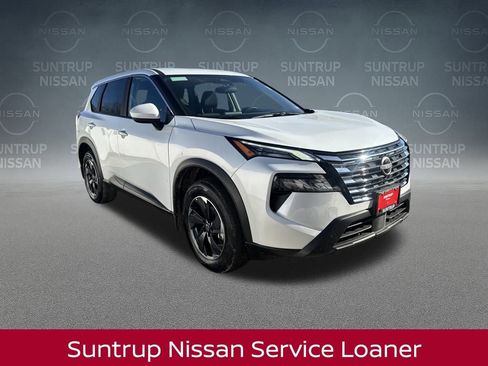 Certified 2025 Nissan Rogue SV image 10