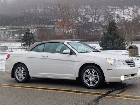 Used 2008 Chrysler Sebring Limited w/ Luxury Group image 3