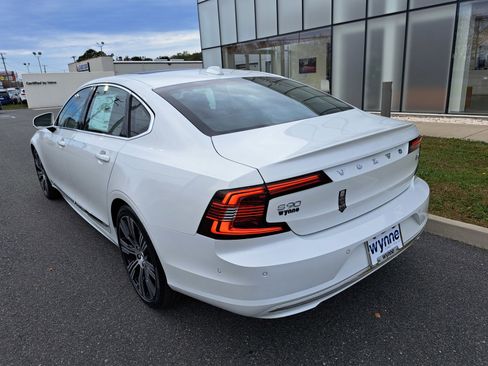 New 2025 Volvo S90 B6 Plus image 4