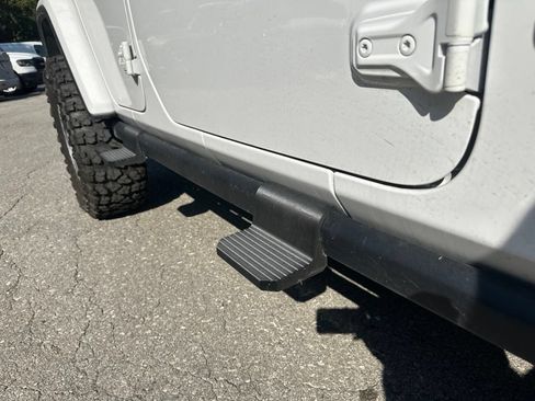 Used 2026 Jeep Wrangler Unlimited Rubicon AWD/4WD image 24