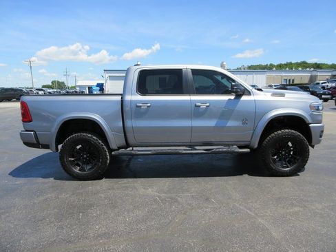 Used 2025 RAM 1500 Big Horn AWD/4WD image 4