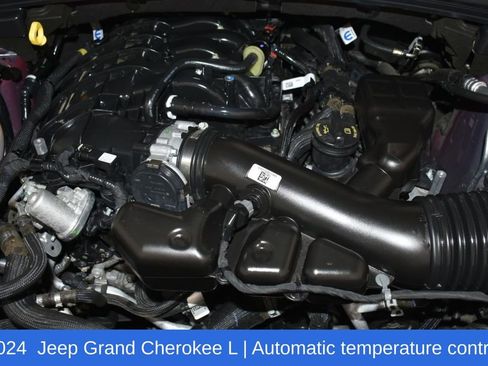 Used 2024 Jeep Grand Cherokee L Limited w/ Luxury Tech Group II AWD/4WD image 7