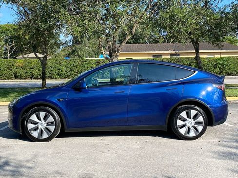 Used 2023 Tesla Model Y Long Range image 5