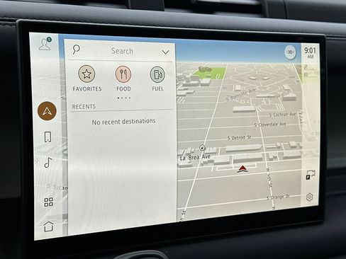 Used 2025 Land Rover Defender 110 S image 21