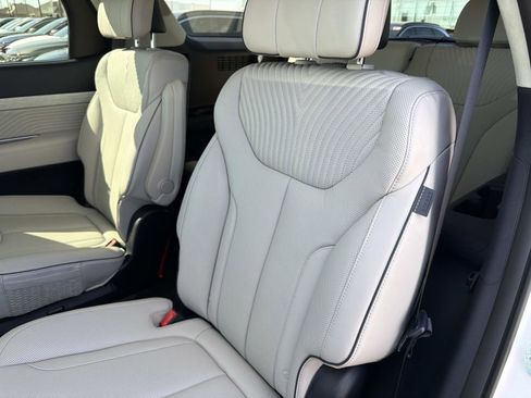 Used 2025 Hyundai Palisade Calligraphy FWD image 14