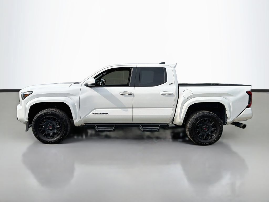 Used 2025 Toyota Tacoma SR5 RWD image 8