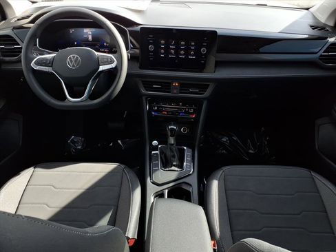 New 2026 Volkswagen Taos SE image 15
