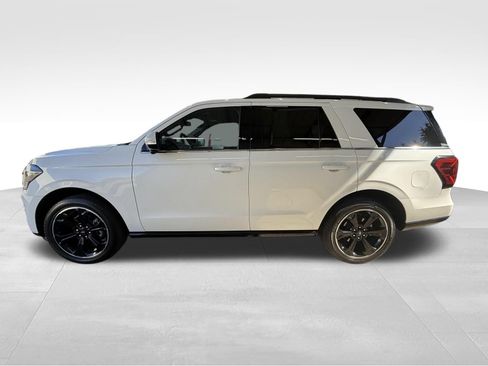 Used 2023 Ford Expedition Limited AWD/4WD image 9