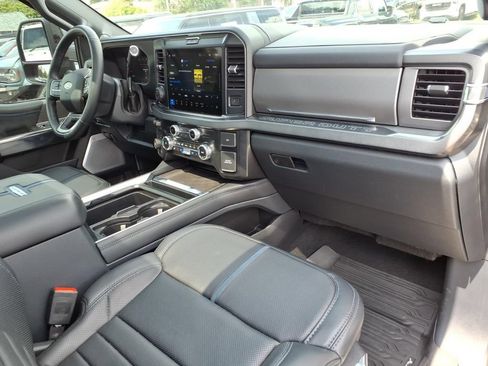 Used 2025 Ford F350 Platinum w/ FX4 Off-Road Package AWD/4WD image 11
