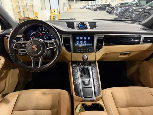 Used 2017 Porsche Macan AWD/4WD image 29