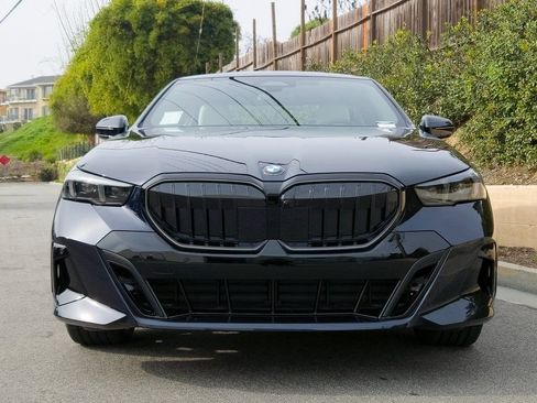 New 2026 BMW 530i xDrive w/ M Sport Package image 3