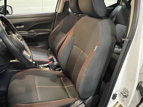 Used 2020 Nissan Versa SR FWD image 76