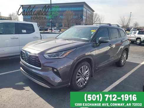 Certified 2021 Toyota Highlander Platinum image 32