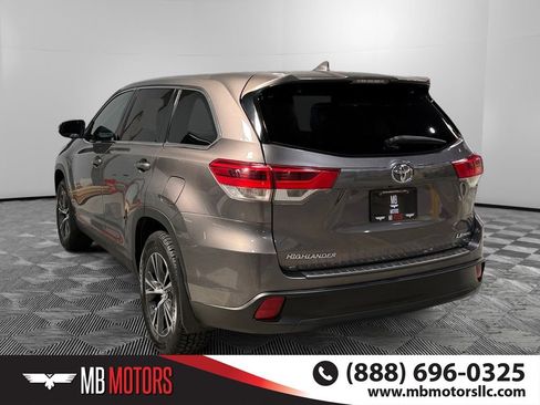 Used 2019 Toyota Highlander LE image 8