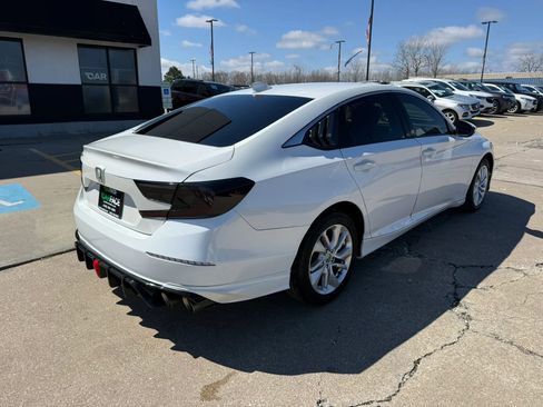 Used 2018 Honda Accord LX image 14