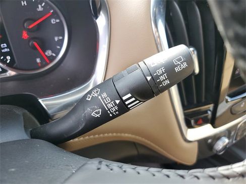 Used 2022 Chevrolet Traverse Premier image 25