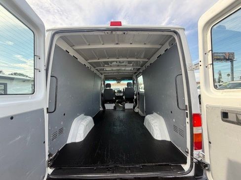 Used 2003 Dodge Sprinter 2500 image 18