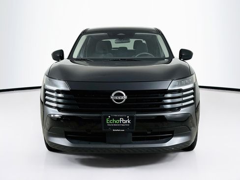 Used 2025 Nissan Kicks SV AWD/4WD image 2
