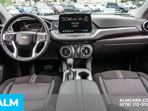 Used 2025 Chevrolet Blazer LT FWD image 24