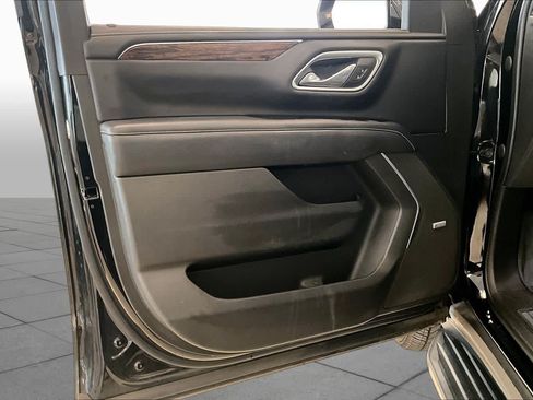 Used 2021 Chevrolet Tahoe Premier w/ Premium Package RWD image 19