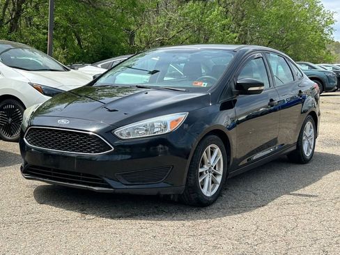 Used 2016 Ford Focus SE image 1