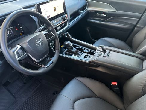 Used 2025 Toyota Grand Highlander AWD Hybrid image 11