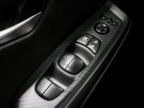 Used 2025 Nissan Sentra SV FWD image 25