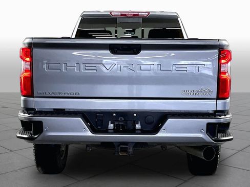 Used 2024 Chevrolet Silverado 2500 High Country w/ Technology Package AWD/4WD image 5