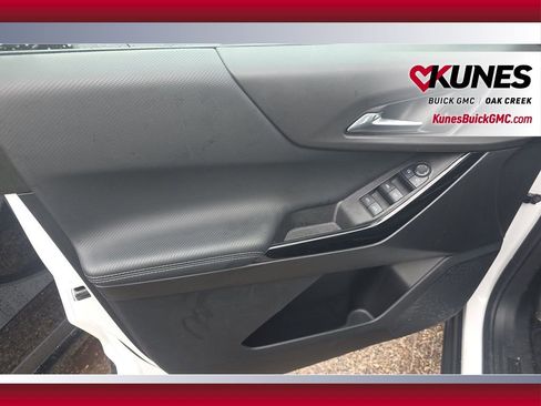 Used 2025 Chevrolet Equinox LT image 10