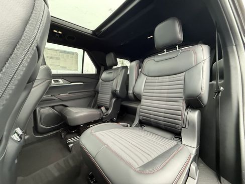 New 2026 Ford Explorer ST-Line w/ ST-Line Street Pack image 40