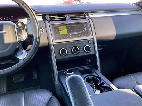 Used 2020 Land Rover Discovery Landmark image 8
