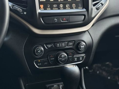 Used 2017 Jeep Cherokee 75th Anniversary image 32