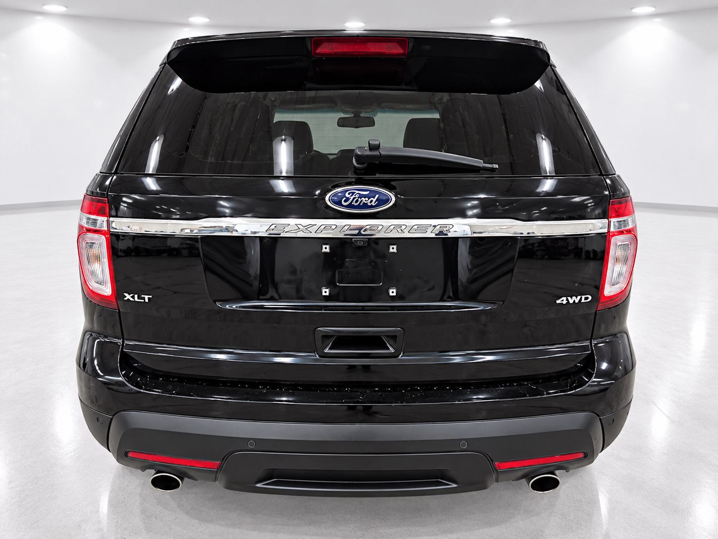 Used 2015 Ford Explorer XLT w/ Equipment Group 201A AWD/4WD image 8