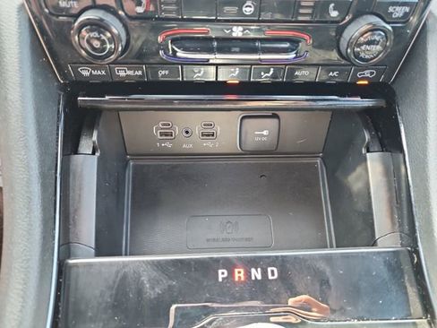 Used 2023 Jeep Grand Cherokee L Laredo image 28