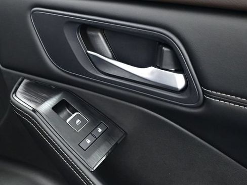 Used 2023 Nissan Rogue SL w/ SL Premium Package FWD image 46