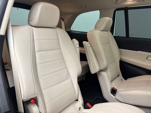 Used 2025 Mercedes-Benz GLS 580 4MATIC image 63