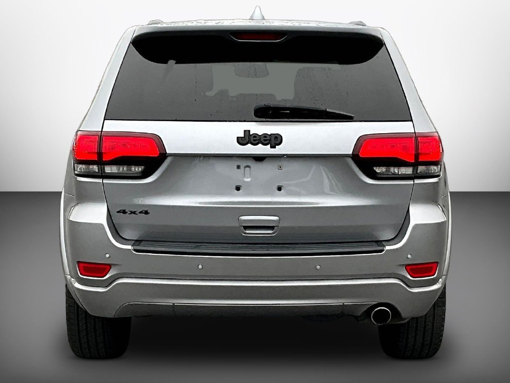 Used 2020 Jeep Grand Cherokee Altitude AWD/4WD image 5
